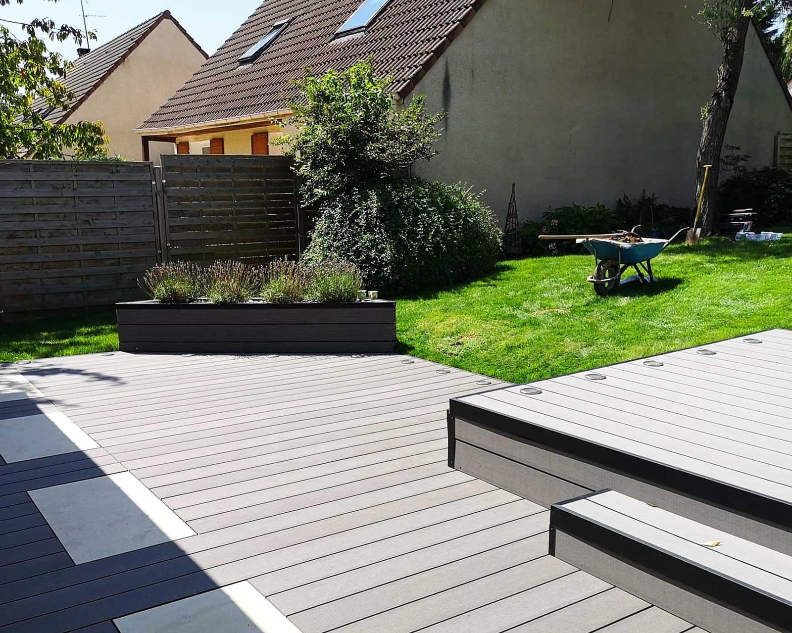 Une entreprise locale pour vos terrasses en Seine-et-Marne et aux alentours